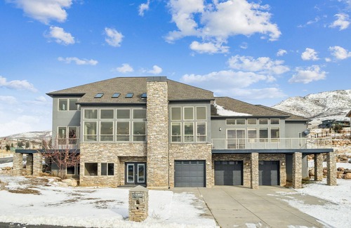 Wolf Creek House | 5 Bedroom, 4 Bath Beautifully Decorated Ski House