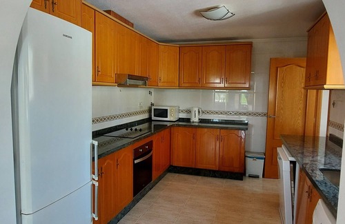 Puerto Marino Villa | 5 bedroom 4 bathroom villa with private pool 9MX5M and bar in Gran Alacant.