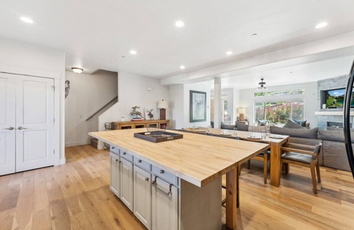 Bear Hollow Village House | 5 Bedroom 4 Bathroom + Hot Tub Minutes from Slopes