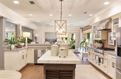 King City House | 5 bedroom 5 1/2 bath beauty in King City Community