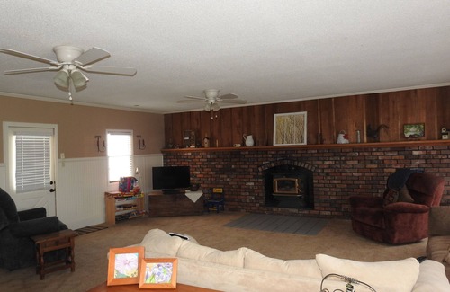 Columbia House | 5 Bedroom, 5.5 Bath, Sleeps 20+ Ranch Style Home