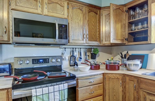 Council Bluffs House | 5-bedroom/6-bed home & Minutes away by foot to the pedestrian bridge