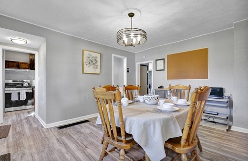 Lansing House | 5 Bedroom 6 Beds Cozy and Spacious Home