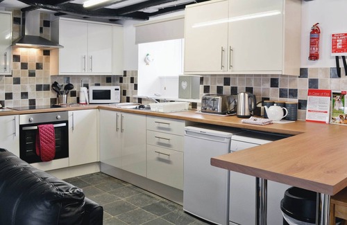 Trawsfynydd Cottage | 5 bedroom accommodation in Trawsfynydd, near Blaenau Ffestiniog