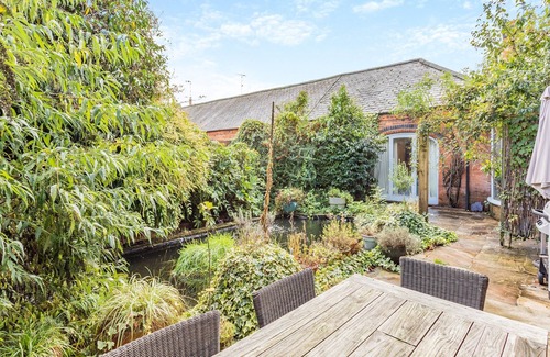 Market Harborough Cottage | 5 bedroom accommodation in East Farndon