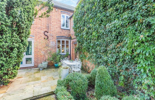 Market Harborough Cottage | 5 bedroom accommodation in East Farndon