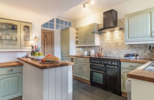 Saham Toney Cottage | 5 bedroom accommodation in Saham Toney
