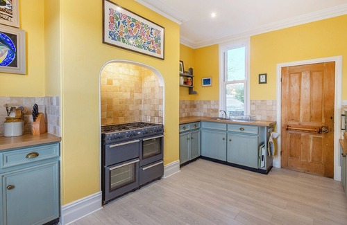 Rhyd-y-foel Cottage | 5 bedroom accommodation in Colwyn Bay