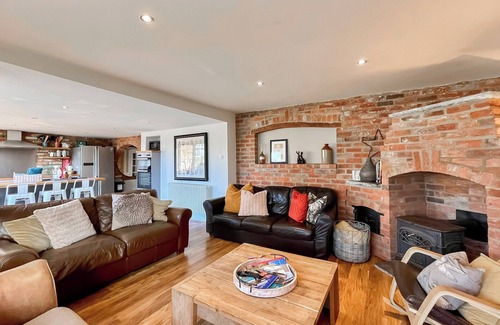 Trowle Common Cottage | 5 bedroom accommodation in Trowbridge