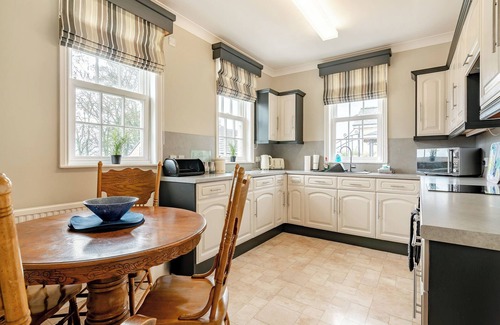 Driffield Cottage | 5 bedroom accommodation in Nafferton, near Bridlington