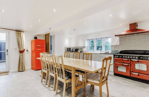 Shifnal Cottage | 5 bedroom accommodation in Blymhill
