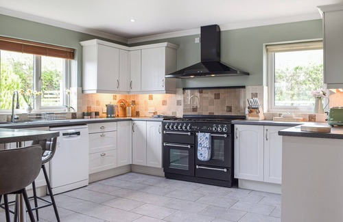 Cardigan Cottage | 5 bedroom accommodation in Llechryd, near Cardigan