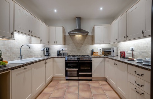 Sculthorpe Cottage | 5 bedroom accommodation in Sculthorpe, Fakenham