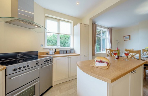 Shobdon Cottage | 5 bedroom accommodation in Crossway Green, near Stourport-on-Severn
