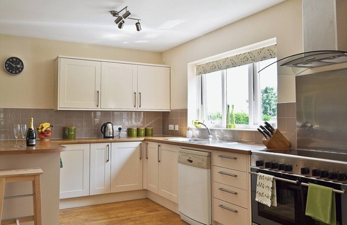 Arnold Cottage | 5 bedroom accommodation in Brandesburton, near Hornsea