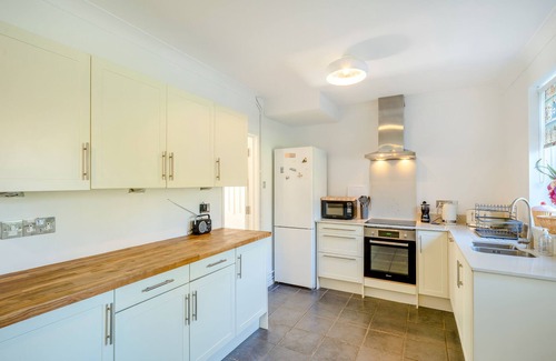 New Forest District Cottage | 5 bedroom accommodation in Bransgore, near Christchurch