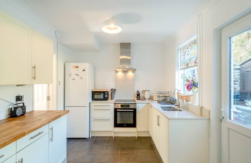 New Forest District Cottage | 5 bedroom accommodation in Bransgore, near Christchurch