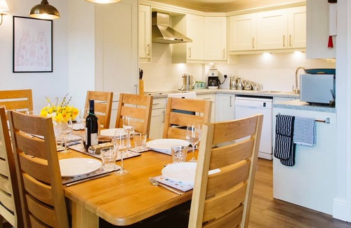 York Cabin | 5 bedroom accommodation in York