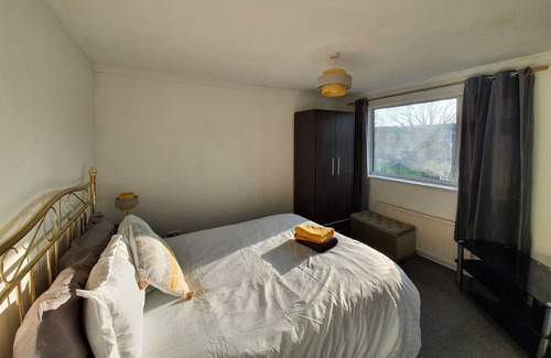 Swindon House | 5 bedroom all ensuite house