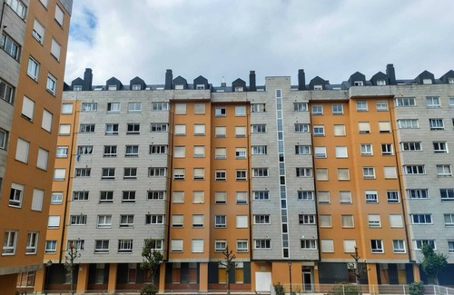 San Lazaro y Otero Condo | 5-bedroom apartment in Oviedo (with green views and good communications)