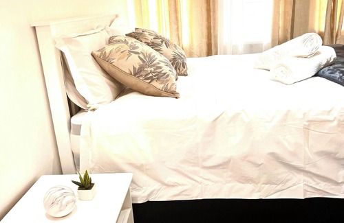 Livingstone Apartment | 5-bedroom Apartment in enchanting Livingstone with AC, WiFi & Swimming Pool