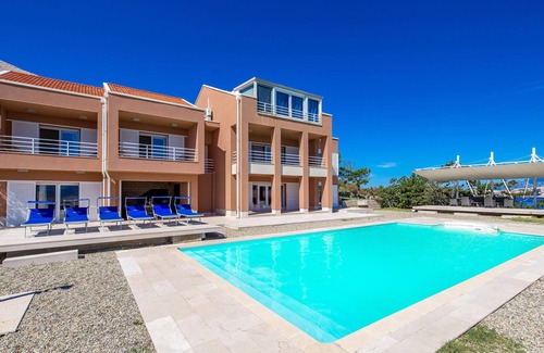 Bosana House | 5 bedroom awesome home in Pag