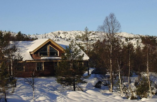 Kvinesdal House | 5 bedroom awesome home in Kvinlog