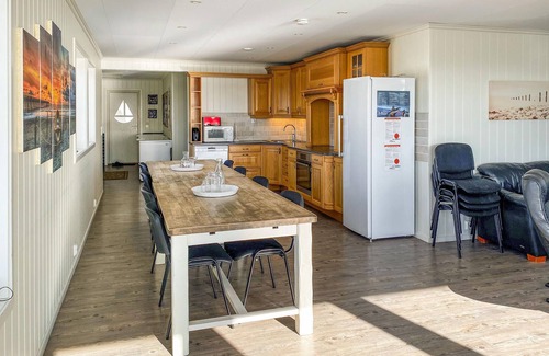 Bogoyvaer House | 5 bedroom beautiful home in Kverva
