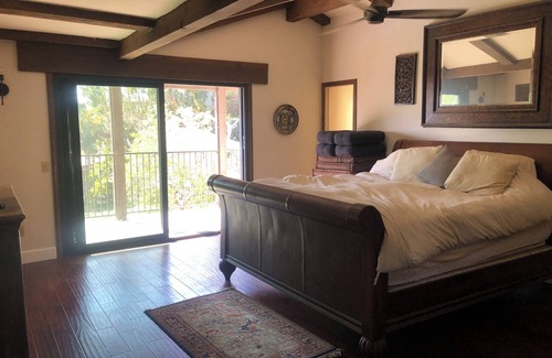 Fallbrook Bed & Breakfast | 5-bedroom bed & breakfast in awesome Fallbrook with WiFi