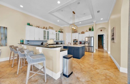 Reunion House | 5 Bedroom Beverly Hills 5300 sq ft in Reunion, Huge Pool, Reunion Amenities!