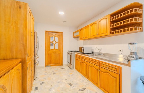 Manga House | 5 Bedroom Cartagena Cottage - Close to Walled City