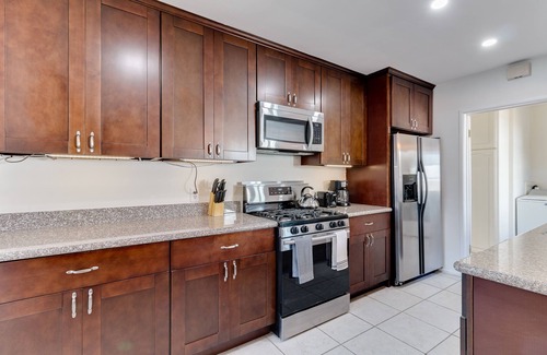Reseda House | 5 Bedroom Charmer with Pool