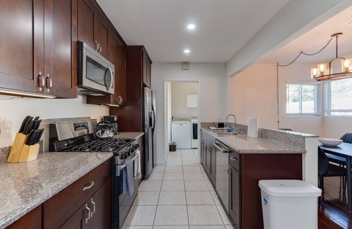Reseda House | 5 Bedroom Charmer with Pool