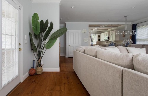 Quogue House | 5 bedroom, close to beach, HUGE backyard, kids friendly family home IDEAL for short or long term rental