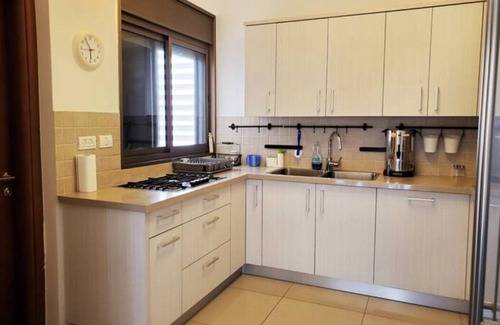 Netanya Condo | 5 bedroom condo near the beach in Netanya, Israel!n