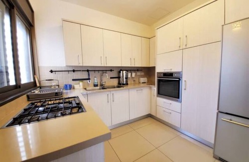 Netanya Condo | 5 bedroom condo near the beach in Netanya, Israel!n