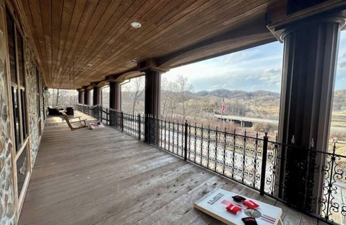 Bristol House | 5 bedroom Estate near casino & downtown