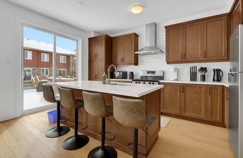 Kitchener House | 5 Bedroom Estate | Sleeps17 | 65"TV