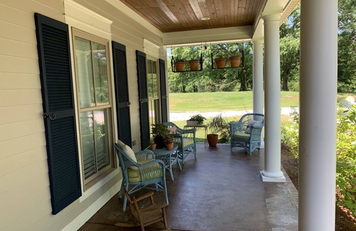Water Valley House | 5 Bedroom Farmhouse Chic in Lafayette Cty.15 Minutes from Downtown Oxford
