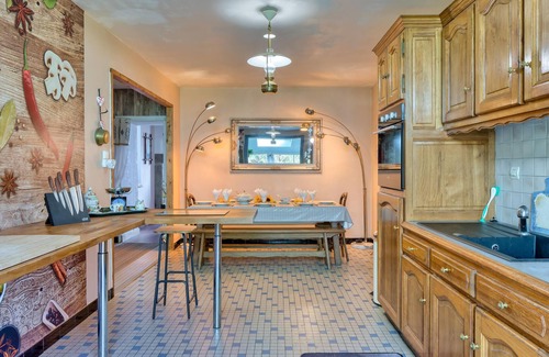 La Trinite House | 5 bedroom awesome home in Villedieu-les-Poêles