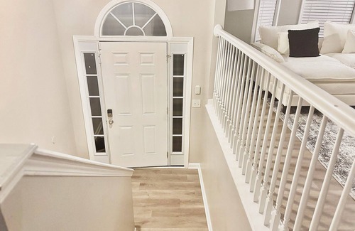 Ellenwood House | 5-bedroom Game House with Gym - Hot Tub - Game Room - Sleeps 12