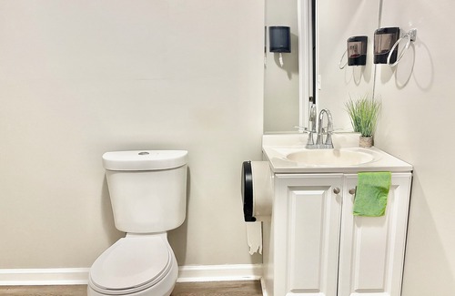 Ellenwood House | 5-bedroom Game House with Gym - Hot Tub - Game Room - Sleeps 12