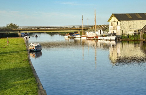 Repps with Bastwick Cottage | 5 bedroom accommodation in Repps with Bastwick