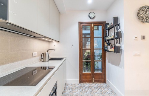 Santa Cruz House | 5-Bedroom Gem House in the Heart of Seville. 5 min from the cathedral