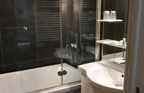 Flacey House | 5 bedroom gite for 10 people, in a quiet location