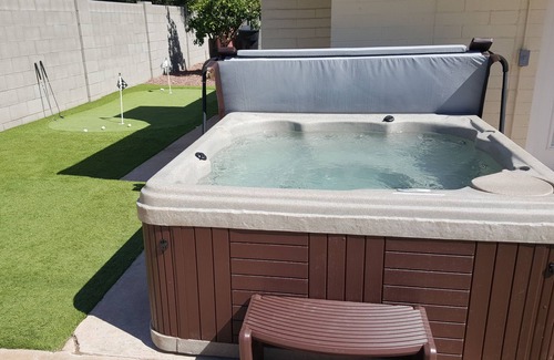 Scottsdale Country Acres House | 5-Bedroom GREAT RATE Pool Hot tub putting Green Old Town Scottsdale = FUN!