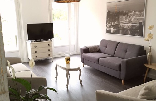 Chatillon-sur-Marne House | 5 bedroom house with jacuzzi for 6 people in the village of Champagne