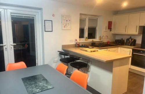 Newcastle-Under-Lyme House | 5 Bedroom House close to Keele, great Gadgets