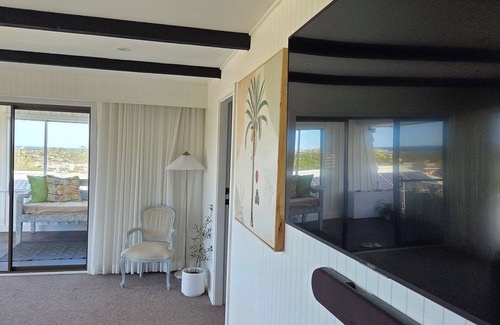 Brookvale Hotel | 5-bedroom holiday home on Northern beaches near Manly