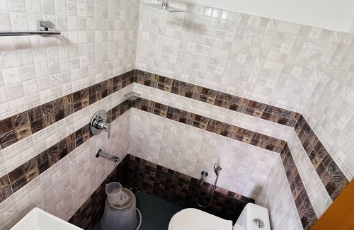 Moolakadai Resort | 5 Bedroom Home